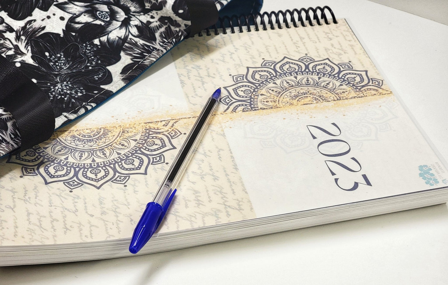 2023 Planner : Life in Focus Planner- SnW Gifts