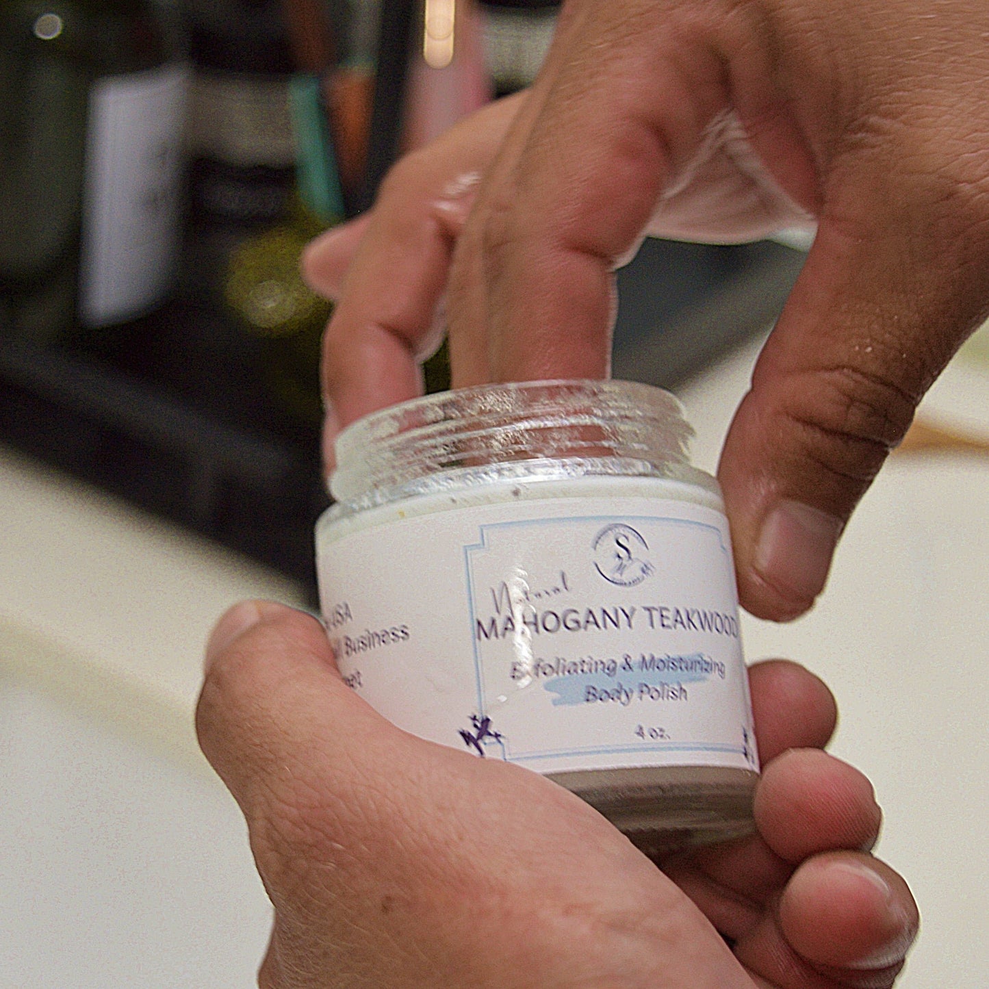Body Polish : Mahogany Teakwood Foaming Sugar Scrub- SnW Gifts