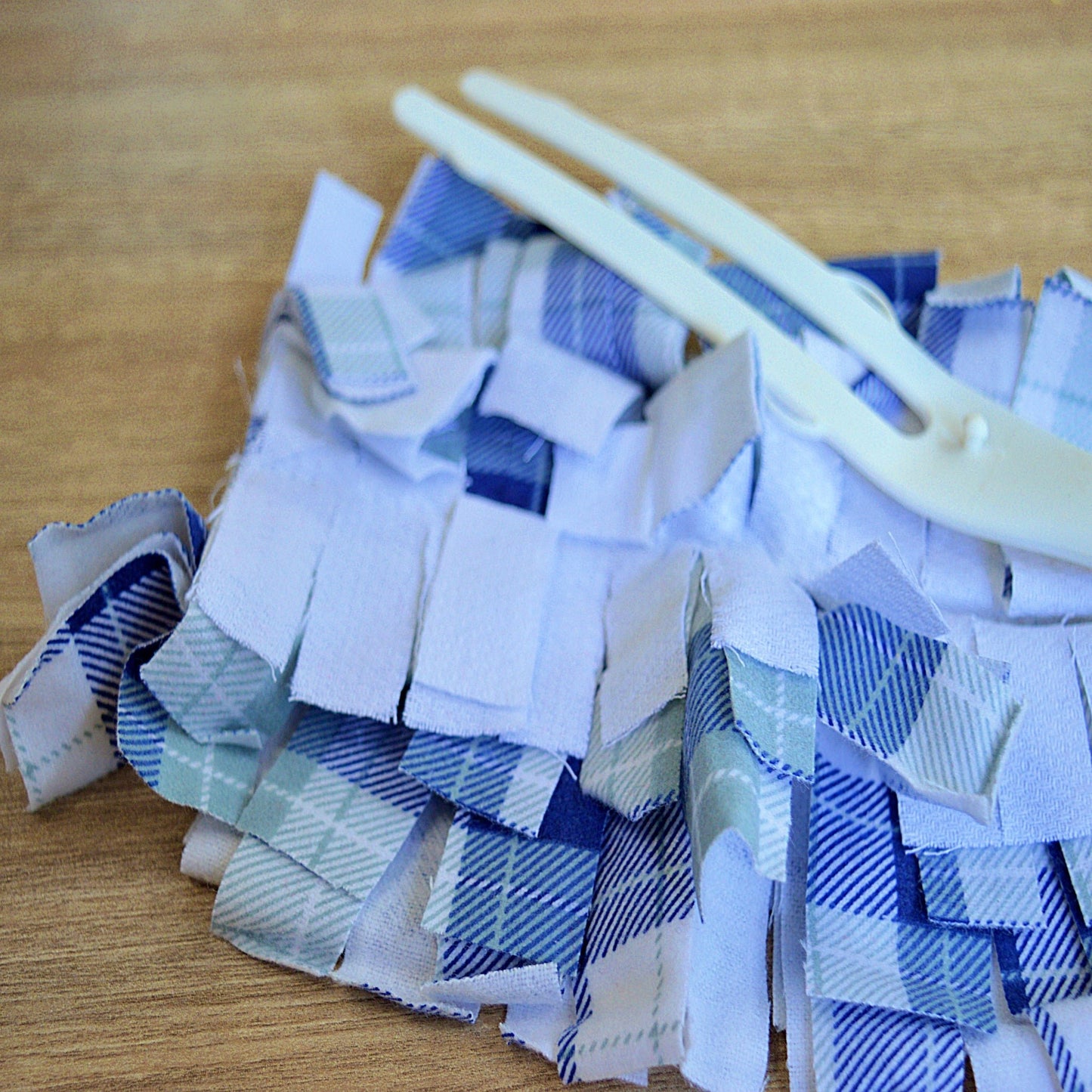 SnW Gifts Reusable Duster (Duster ONLY) Blue Plaid Green Items