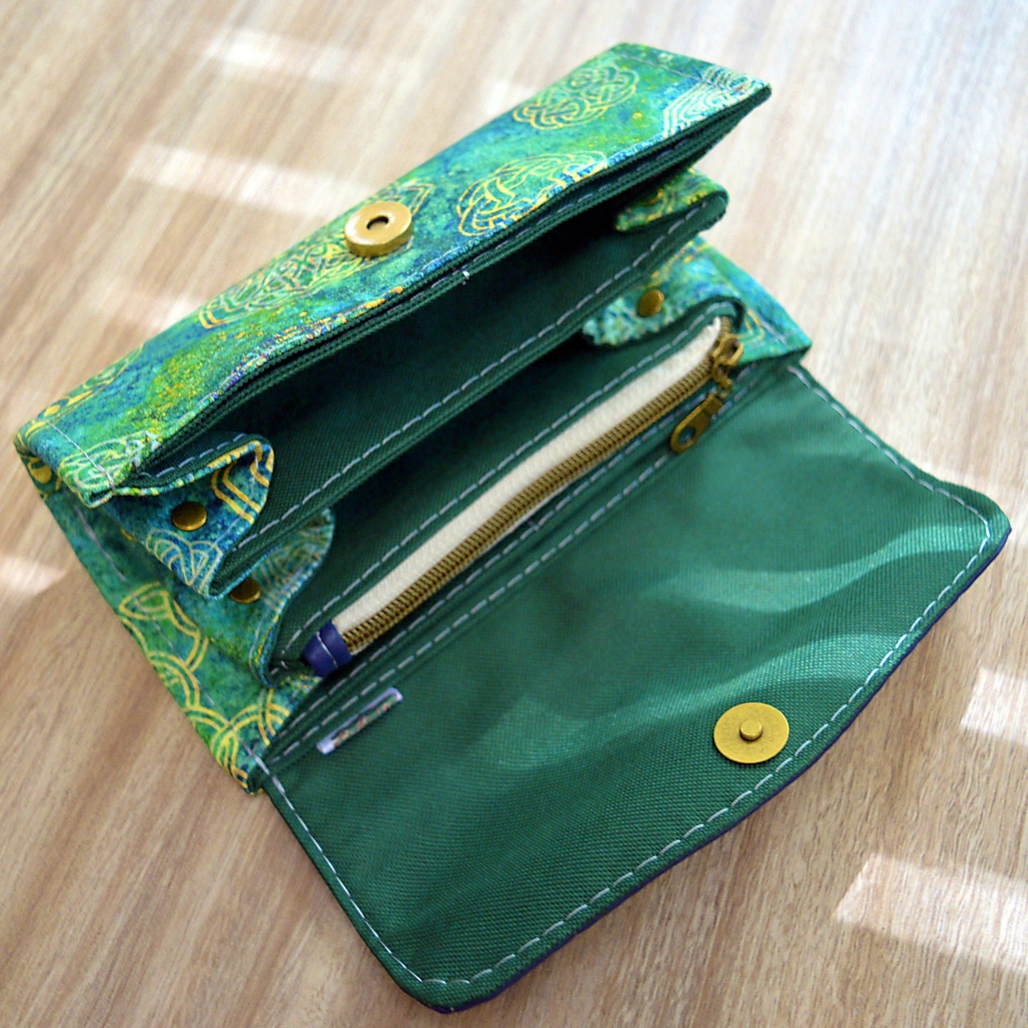 Wallet : Celtic Green Clutch Wallet- SnW Gifts