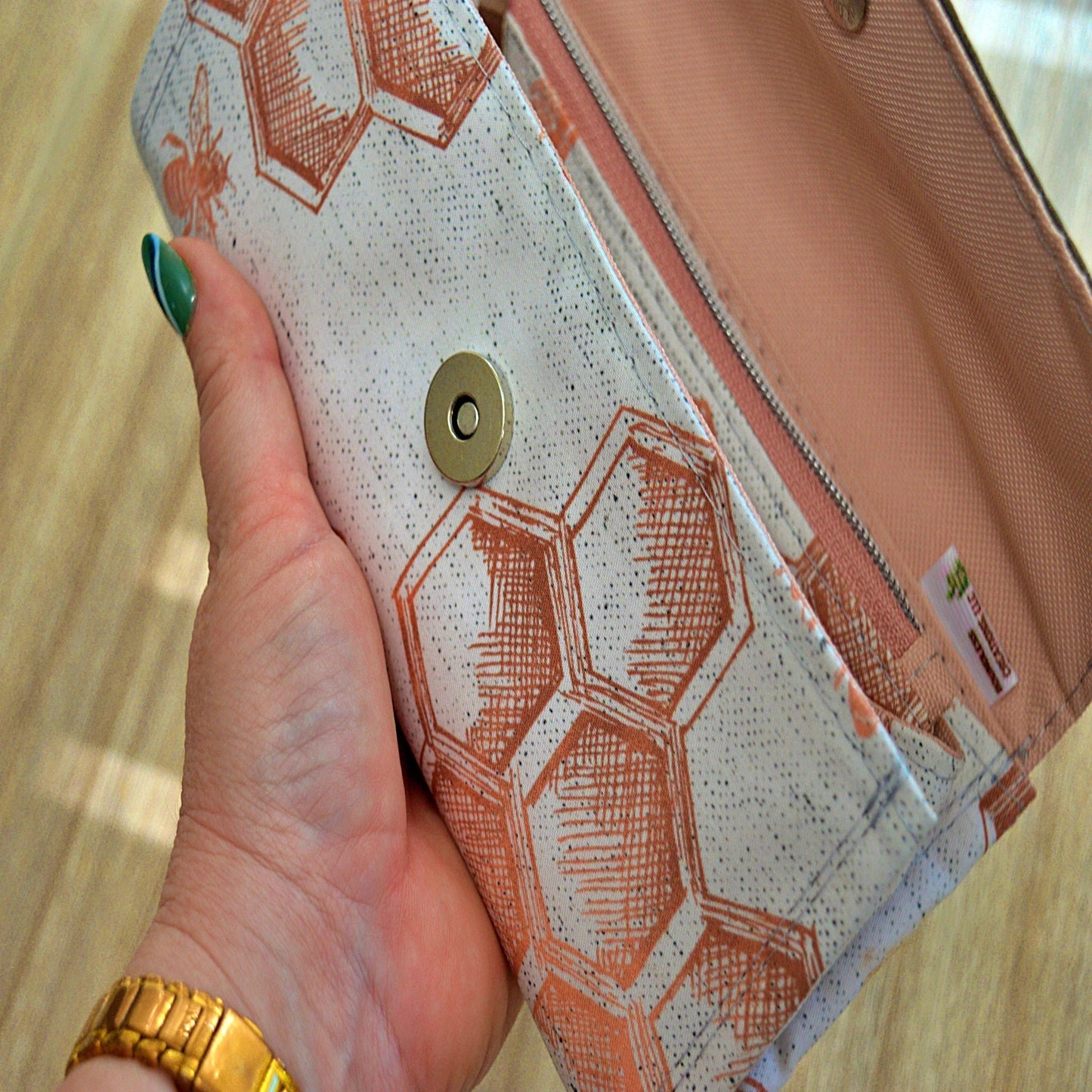 Wallet : Rose Honeybee Clutch Wallet- SnW Gifts
