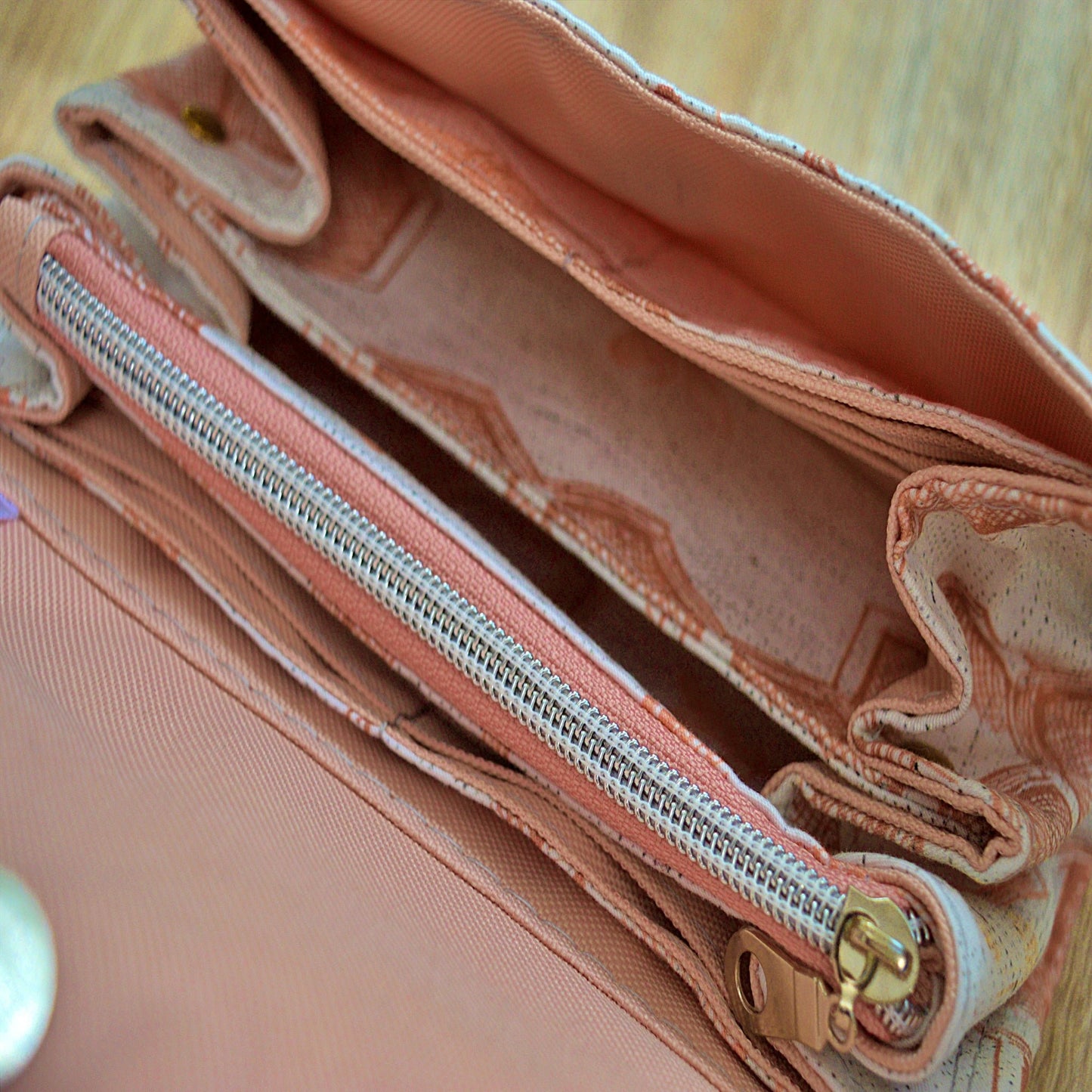 Wallet : Rose Honeybee Clutch Wallet- SnW Gifts