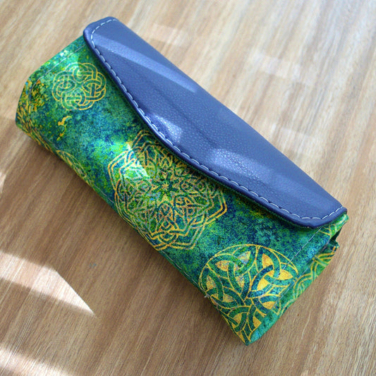 Wallet : Celtic Green Clutch Wallet- SnW Gifts