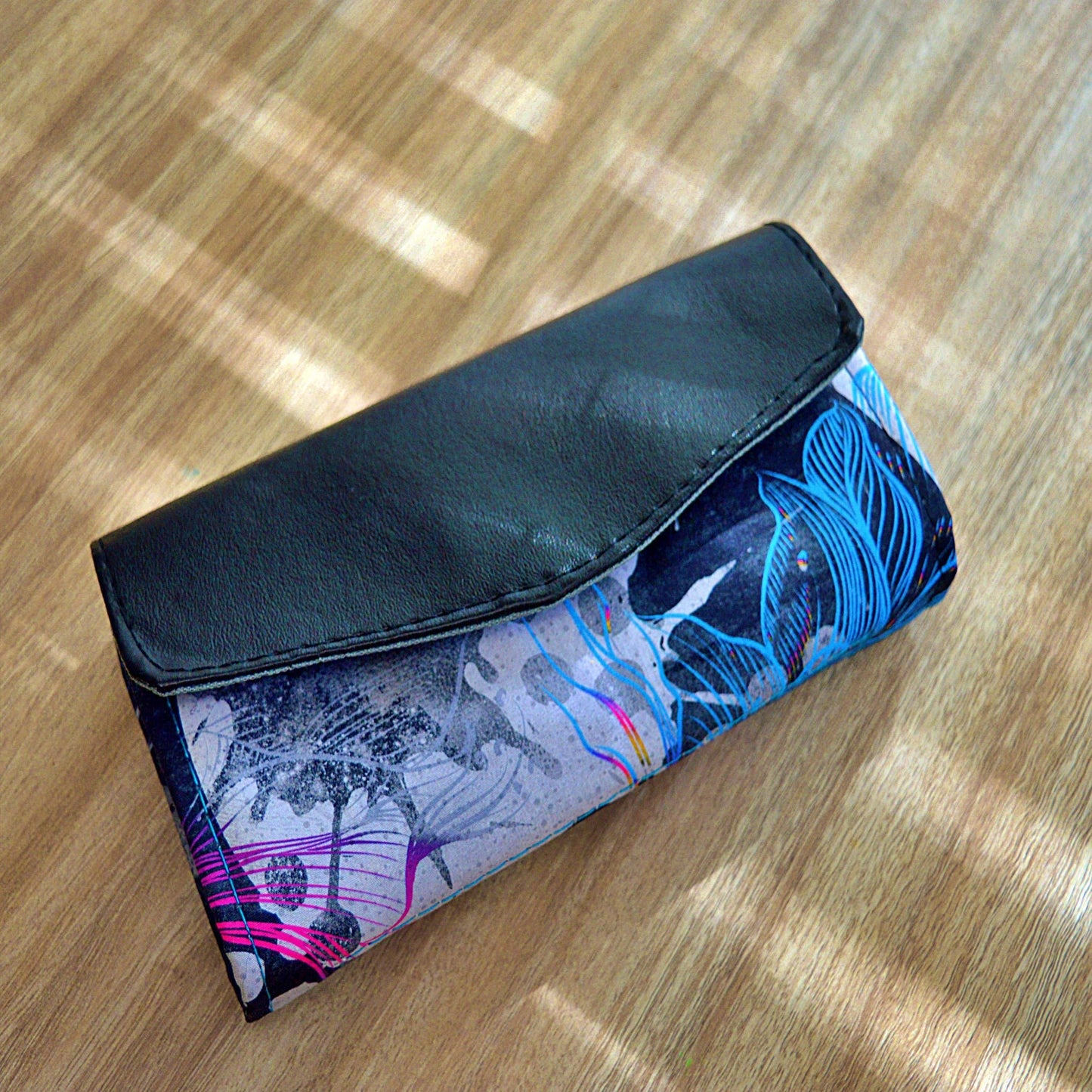 Wallet : Color Burst Hibiscus Clutch Wallet- SnW Gifts